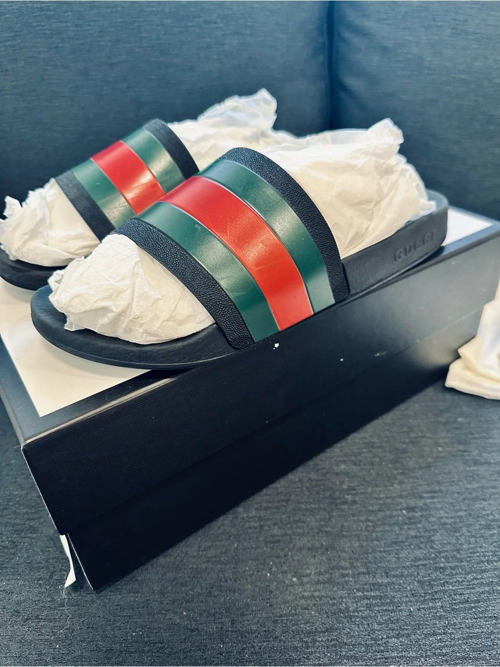 Authentic Gucci Pursuit 72 Black Pool Slides Men’s Iconic signature line Size 10